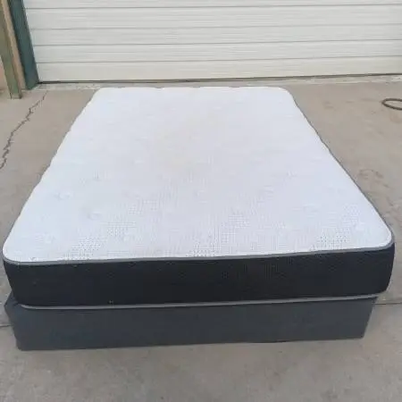 Queen mattress and box spring