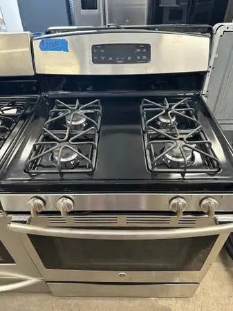 GE Stainless Steel 4 Burner Gas Stove 713-376-0356