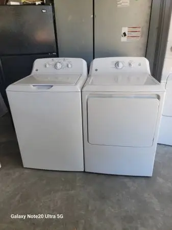 NEWER GE WASHER AND DRYER SET