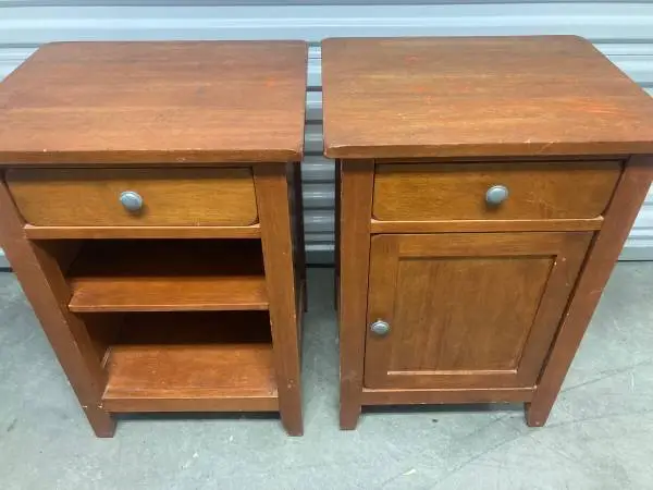 Night stands/end tables,2 wood,drawer/shelf,clean,hlp dlvr