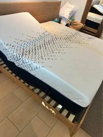 NEW!! SPLIT KING ADJUSTABLE BED with SERTA I SERIES MATRESSES