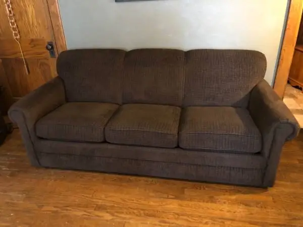 Like new Couch /Hide A Bed