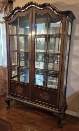CHINOISERIE DISPLAY CABINET