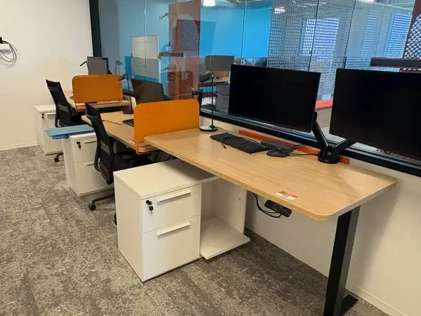 50+ SIT STAND DESKS WORKSTATIONS CUBICLES