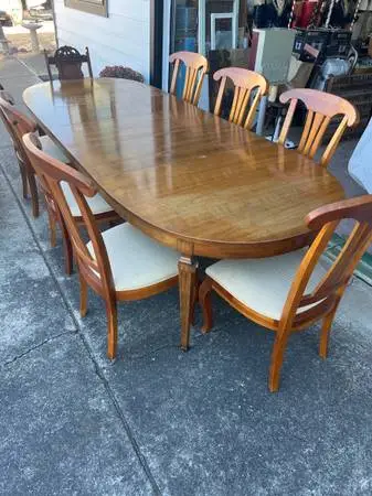 Large Farm Table with 8 chairs 3 leaves make offer