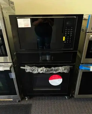 New Frigidaire Electric Wall Oven/Microwave Combination