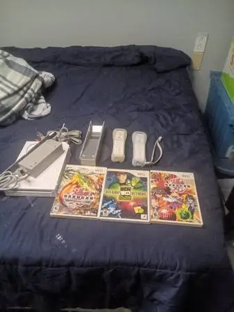 for sale a Nintendo Wii with Vizio 32inch smart TV with remote