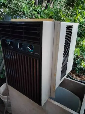 Large window air conditioner