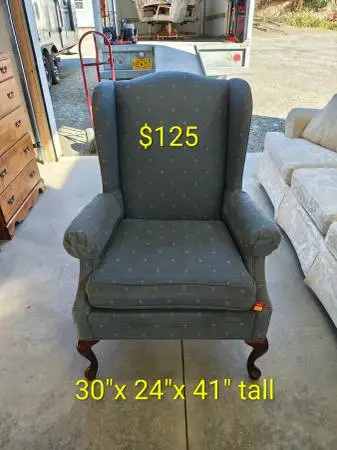 Nice Clean Wingback Accent Chair