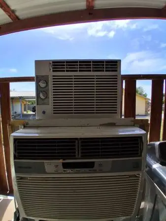 8k btu & a 5k btu ac window units for sale both in great cooling condi