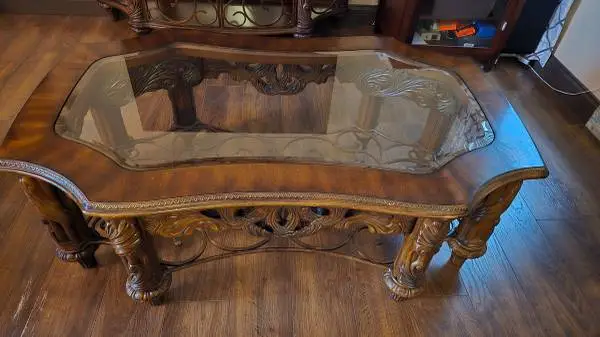 Aico, Michael Amini coffee table center
