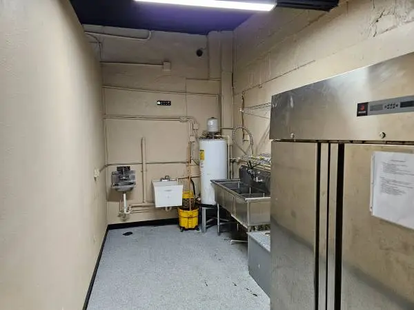 Giant commercial refrigerator negotiate