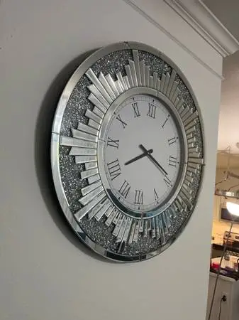 Clock And vase rhinestones