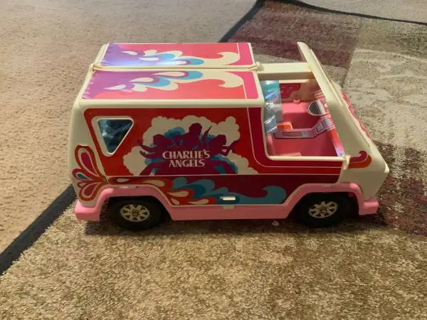Charlie’s Angels adventure van + 4 figures and box