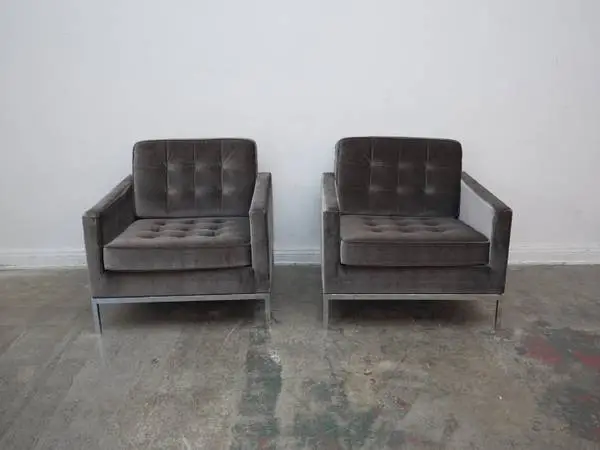 Florence Knoll Lounger Chair in Brown Velvet (We have 2) $2,499.00 32