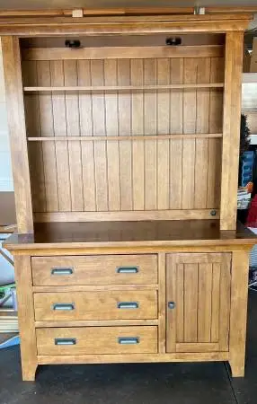 Dresser with Hutch