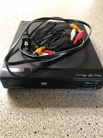 Magnavox MDV2100 DVD Player - Tested Working w/Remote