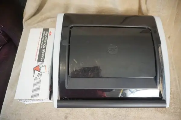 GBC CombBind C20 Manual Binding Machine