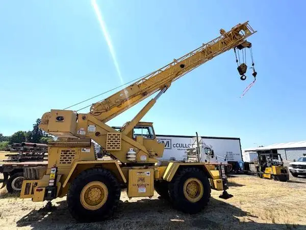 1984 GROVE RT538 4X4 ROUGH TERRAIN CRANE