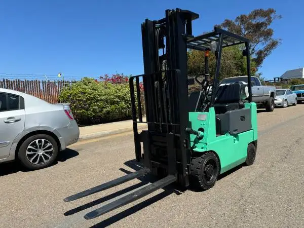 MITSUBISHI 3000lbs CAPACITY PROPANE FORKLIFT