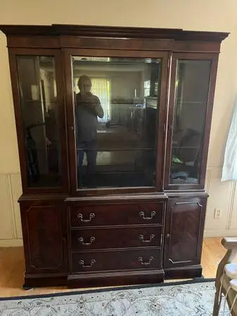 China cabinet an dresser
