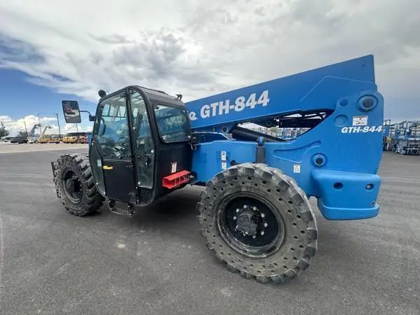 2018 GENIE GTH844 CAB UNIT TELEHANDLER