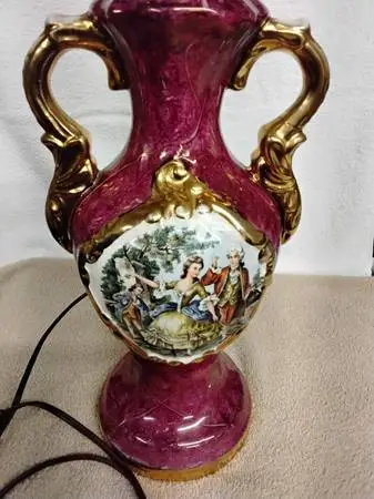 Vintage George & Martha Washinton Lamp