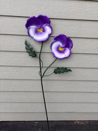 Pansy Metal Yard Garden Stake Art