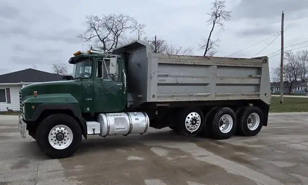 Dump Truck - Mack - 1992