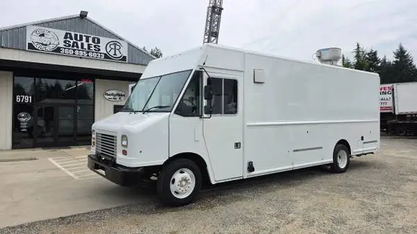 2017 FORD F59 COMMERICAL FOOD TRUCK * FULL KITCHEN * FIRE SUPRESSION