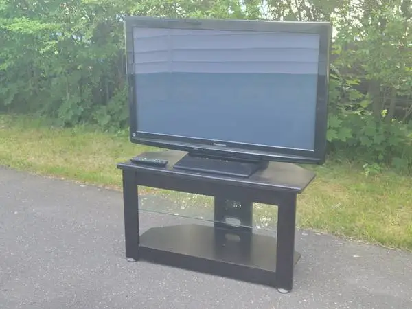 Panasonic 46in tv and stand