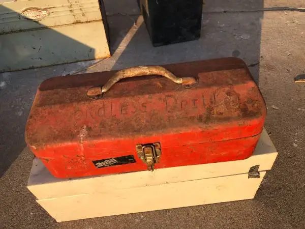 (4) VINTAGE Toolbox’s