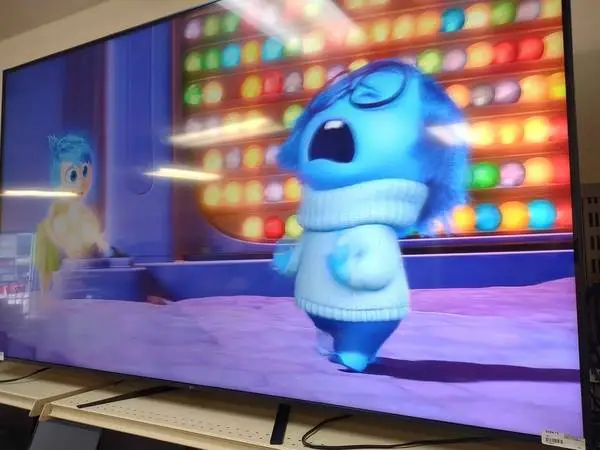 LG 75 smart TV with remote (11104928)