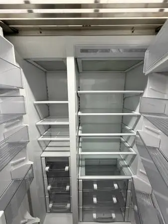 STAINLESS STEEL BUILT-IN FRIDGE WITH TUBULAR HANDLES