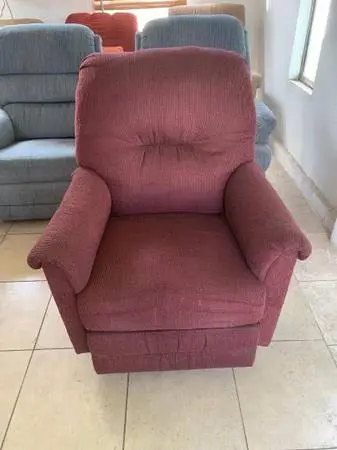 Medium Sized Recliner in Great Condition