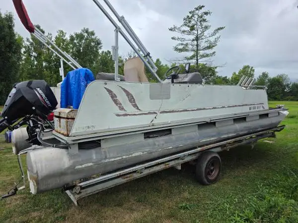 PONTOON BOAT & TRAILER