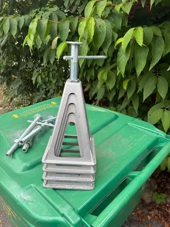 Four camper/trailer jacks new