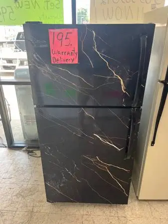 Refrigerator 15 ft.³ works excellent warranty delivery call/text