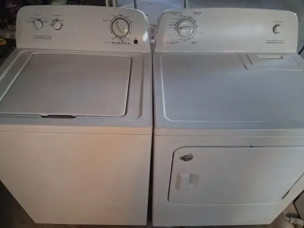 Conservator (Whirlpool) Washer dryer   LIKE NEW CONDITION.