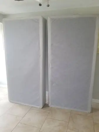 2 boxsprings for king size bed and metal frame
