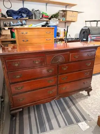 Chest of drawers