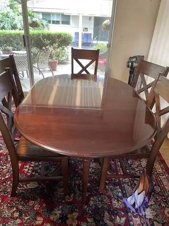 CHERRY WOOD DINING TABLE W/2 LEAVES