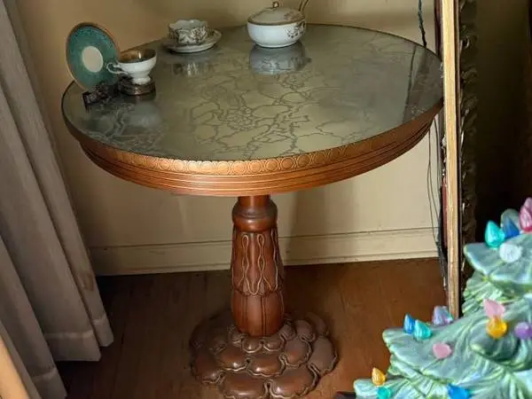 Pair of Art deco artichoke legged Atq mirror top side tables