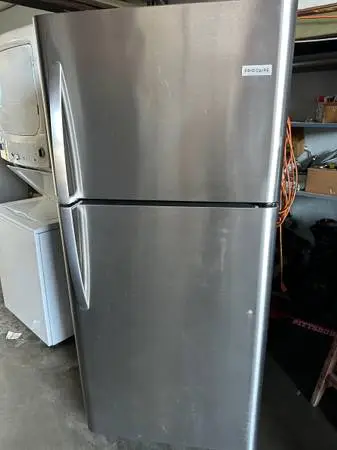 2022 Frigidaire Stainless Steel Top Freezer Refrigerator 18 cubic feet