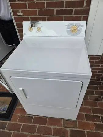 Ge electric dryer has been tested works great in very good condition its guaran