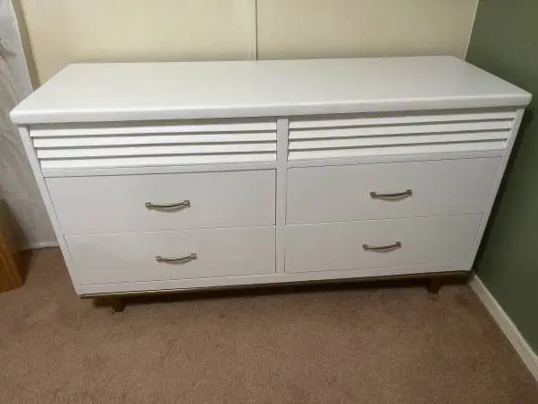 BASSETT white solid wood 6 drawer dresser