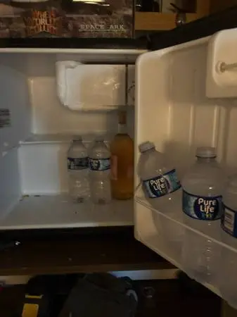 Haier mini fridge 4.5 ? Cubic feet  cold regrigerator  can deliver