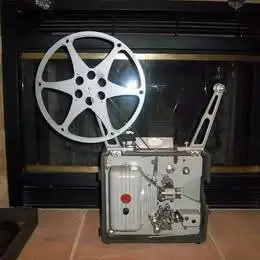 DeVrylite 16 MM Motion Picture Sound Projector