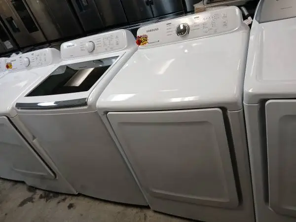 Samsung white top loading washer and gas dryer with Agitator