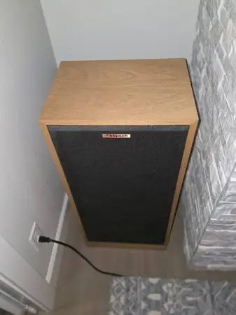Klipsch Forte Speakers in Oak in Mint Condition